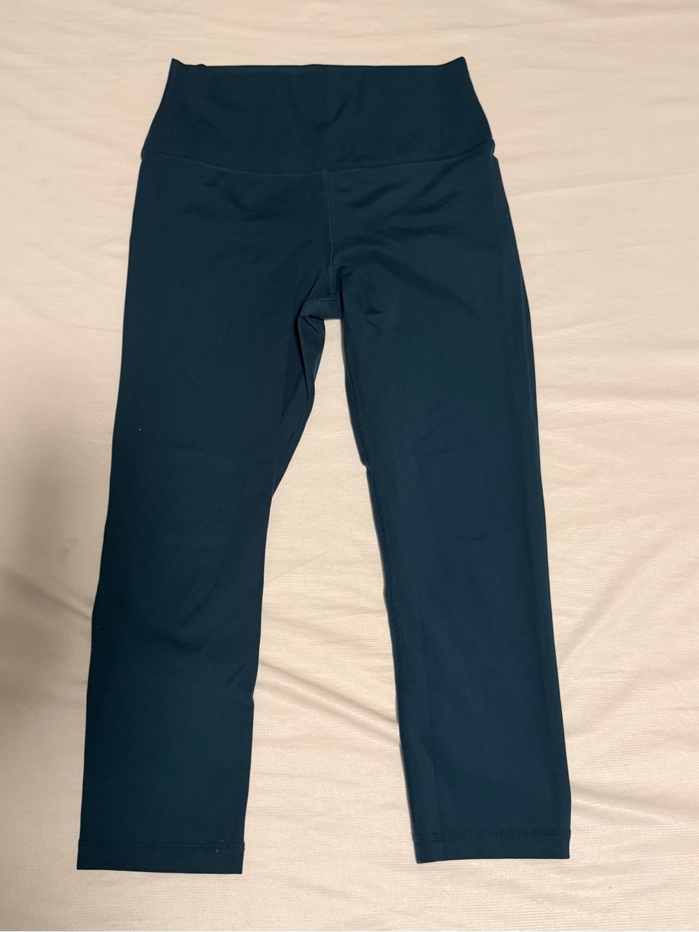 High-Waist Capri Leggings - Deep Teal Blue